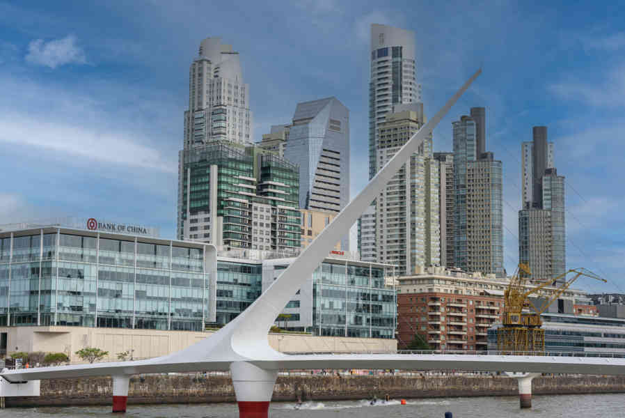 Argentina - Buenos Aires 120 - Puerto Madero - puente de la Mujer.jpg